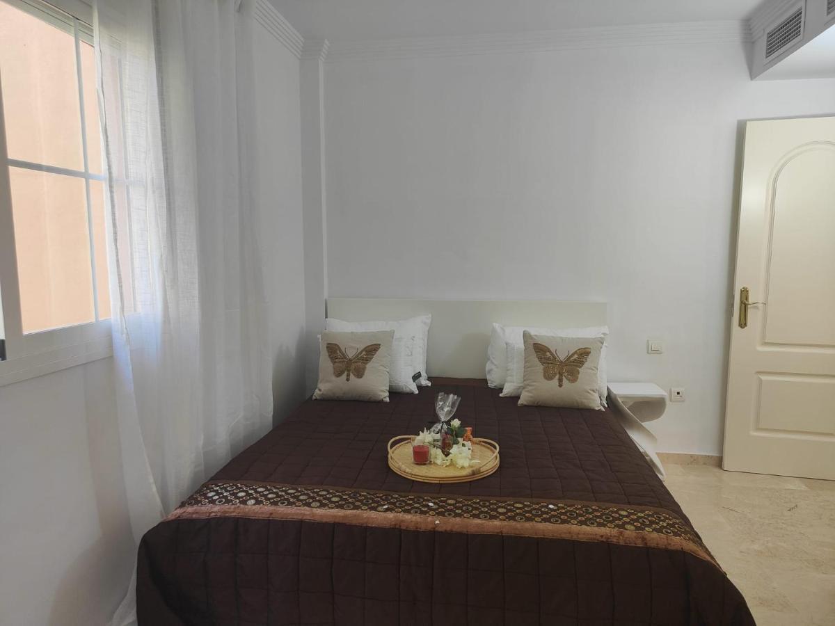 Center 2 Beds Elviria Appartamento Marbella