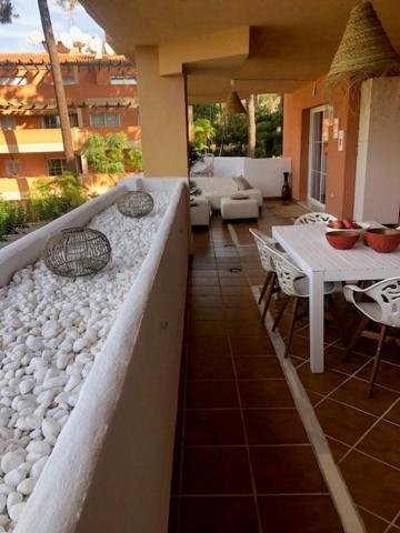 Center 2 Beds Elviria Appartamento Marbella