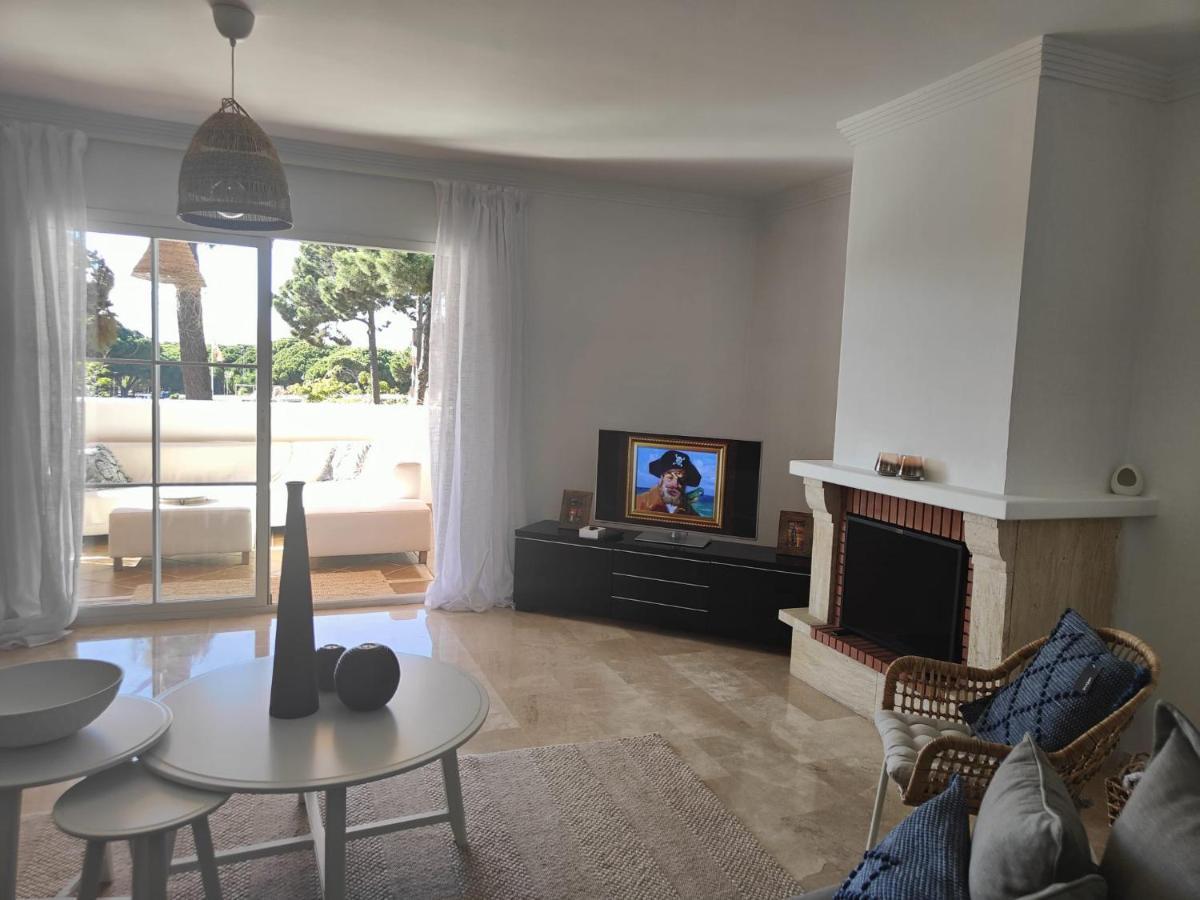Center 2 Beds Elviria Apartamento