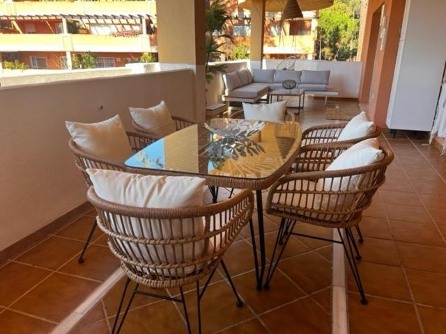 Center 2 Beds Elviria Apartamento